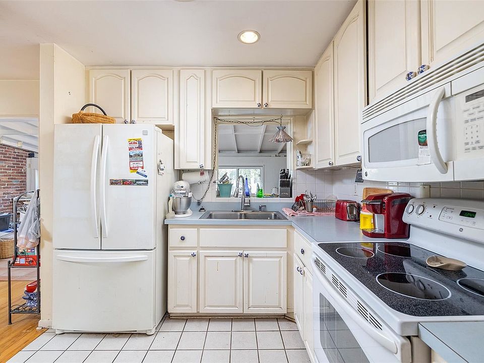 1st image of 1003R W Hardy Dr