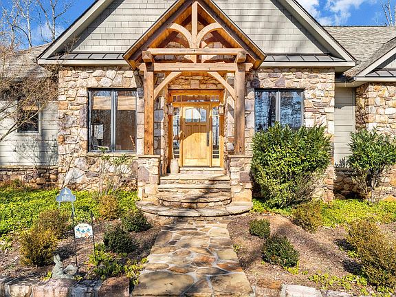 5th image of 104 Arbor Ln