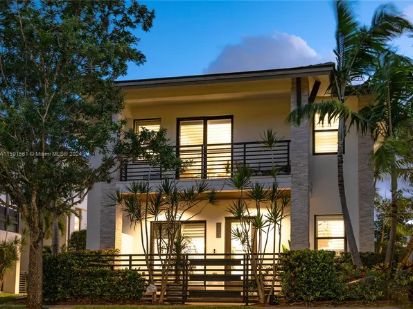 8233 NW 47th Ln, Doral, FL 33166