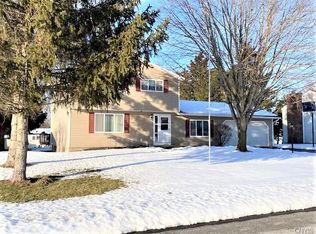 10 Lanyard Ln, Baldwinsville, NY 13027