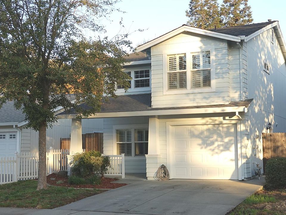 2nd image of 2619 Albany Ave