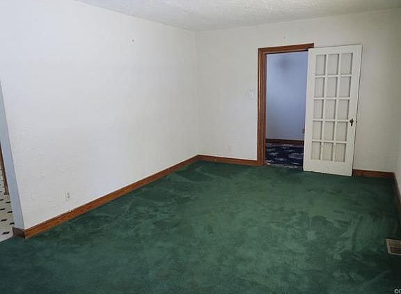 4th image of 2618 Woodfin Dr