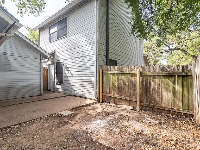 2906 Jadewood Ct #B — Photo 16