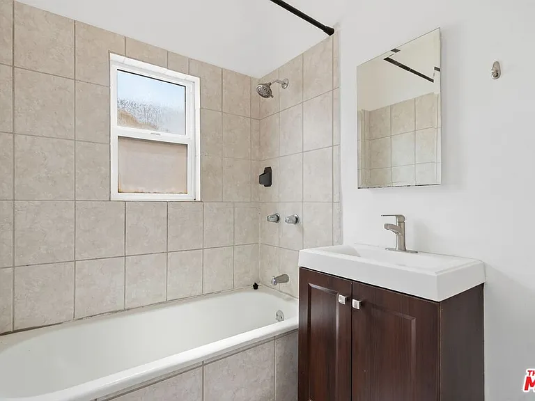 140 S Camden Dr #202 — Photo 16