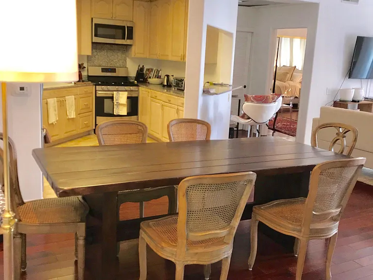 8349 Blackburn Ave #302 — Photo 60