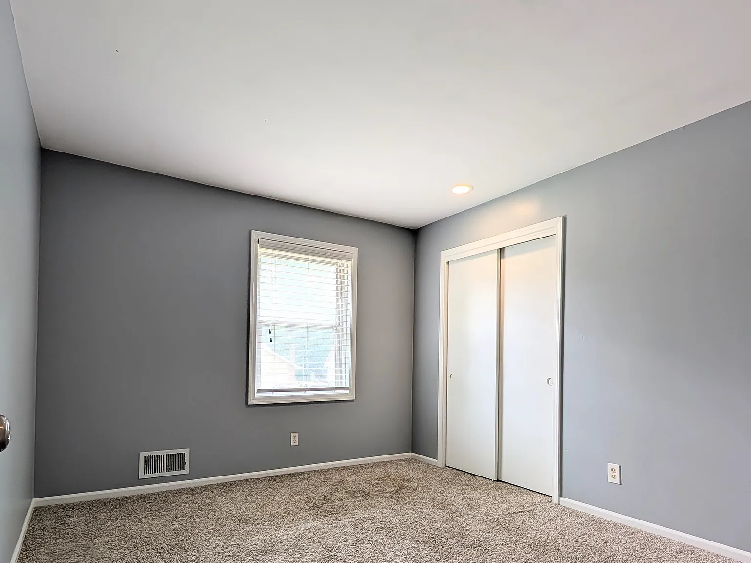 3 bed, 1590 sqft, $700 — Photo 3