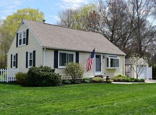 8 Dogwood Ln, Clinton, CT 06413