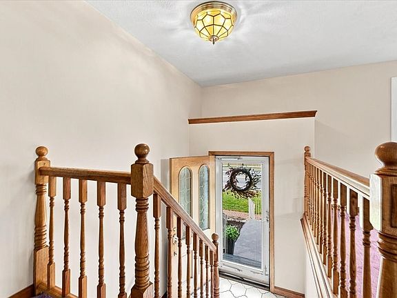 4th image of 2040 Central St