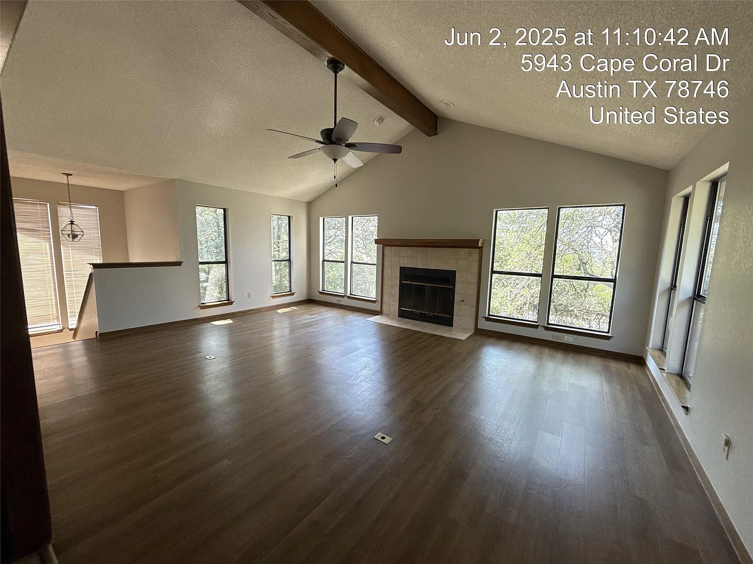 3 bed, 2.5 bath, 2369 sqft, $3,650 — Photo 3