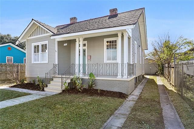 1st image of 5814 Burgundy St