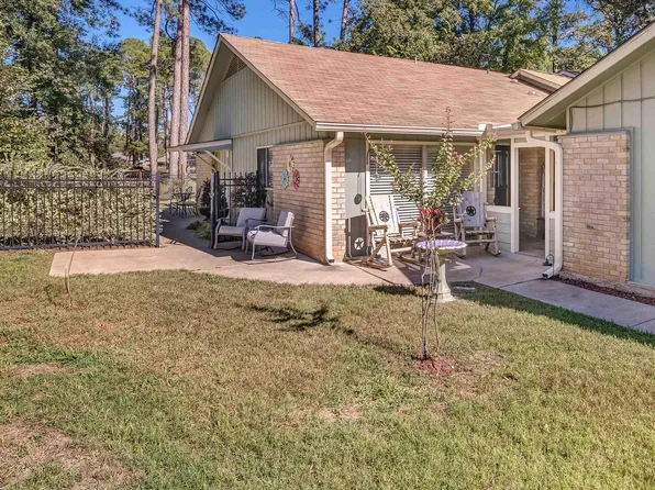 202 Pine Tree APT 3A, Hawkins, TX 75765