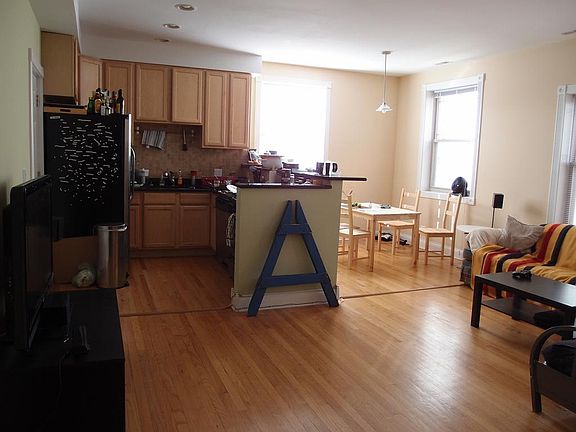 2nd image of 5018 S Blackstone Ave APT 301