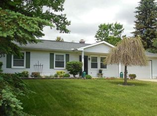 1015 Iberian Dr, Weidman, MI 48893