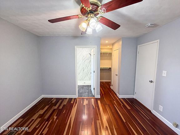 4th image of 302 Sunset Ln
