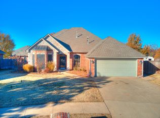 17121 Kemble Ln, Edmond, OK 73012