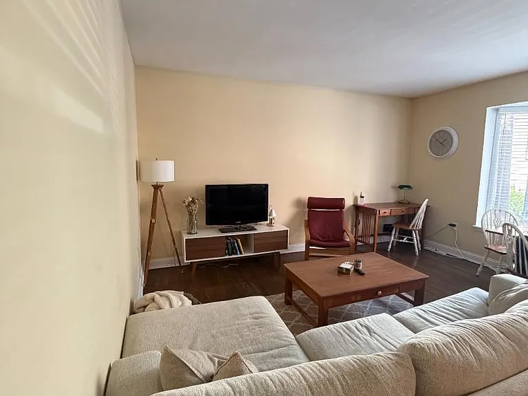 109 2nd St #1 — Photo 4
