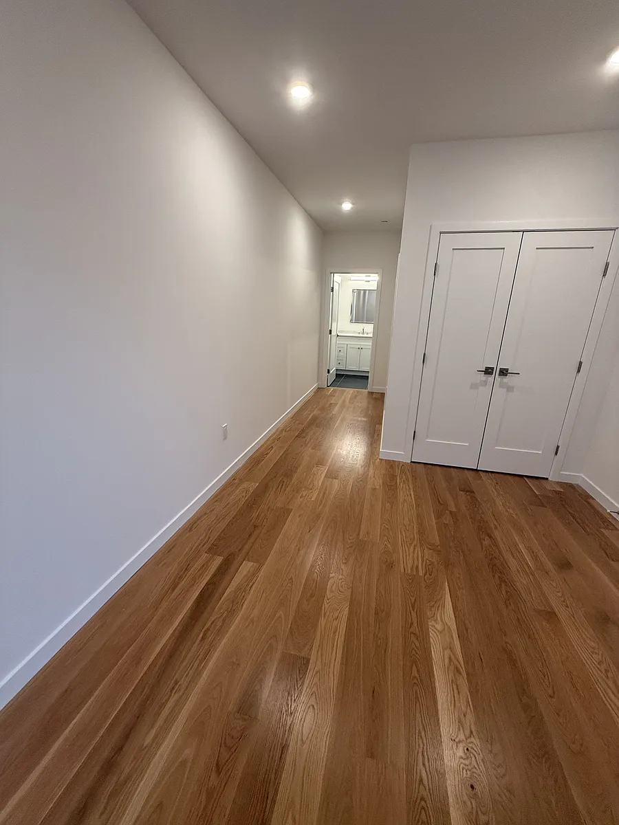 Building Photo - 267 Old Colony Ave #1