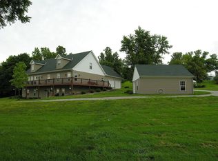 9510 NW Baker Rd, Kansas City, MO 64153