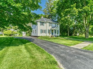 31 Legionnaire Dr, Rochester, NY 14617