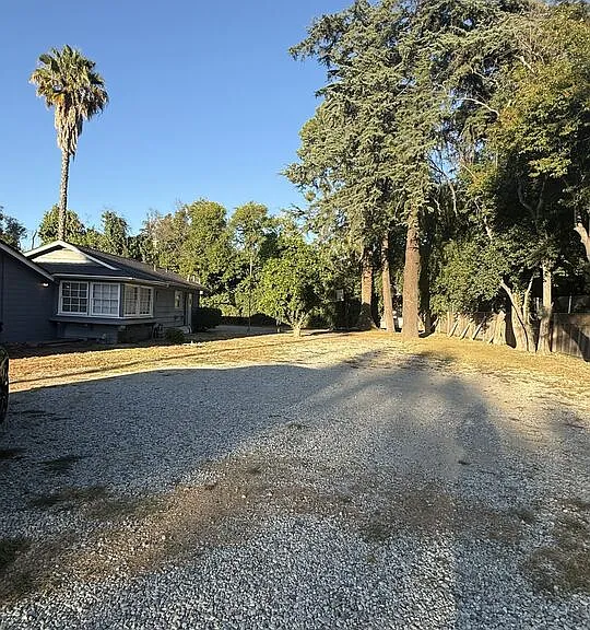 14151 Chandler Blvd — Photo 10