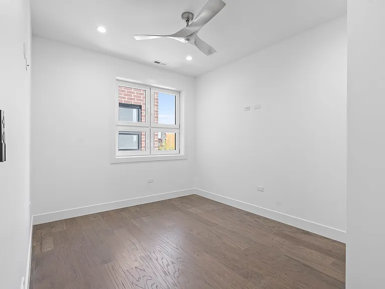 3008 W Belmont Ave #3 — Photo 10