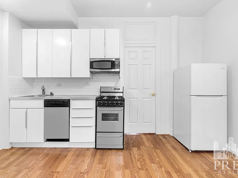 516 E 78th St #6L — Photo 3