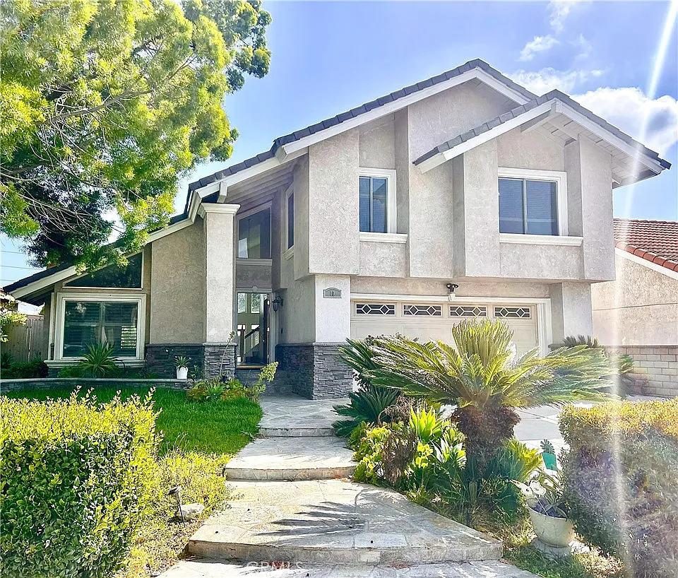4 bed, 2060 sqft, $4,000 — Photo 2