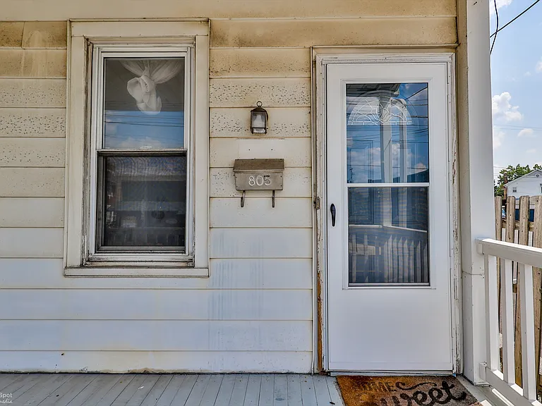 805 Main St — Photo 7