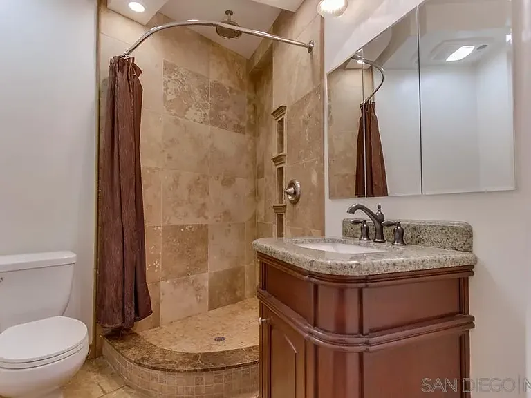 2377 Linwood St — Photo 16