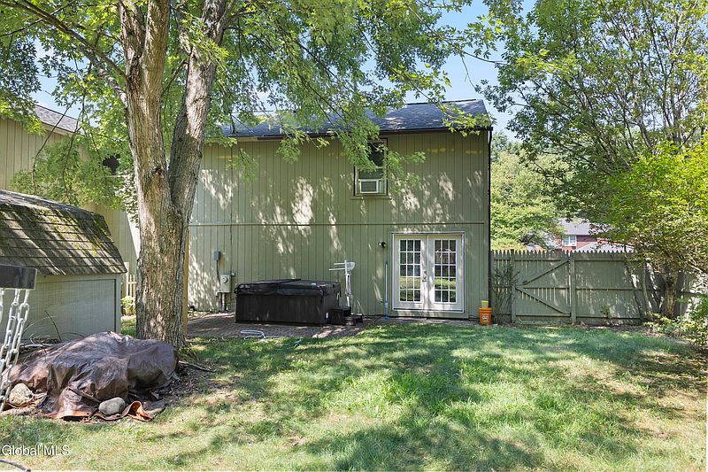 2nd image of 33 Thimbleberry Road