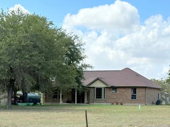 158 Big Oak, Adkins, TX 78101