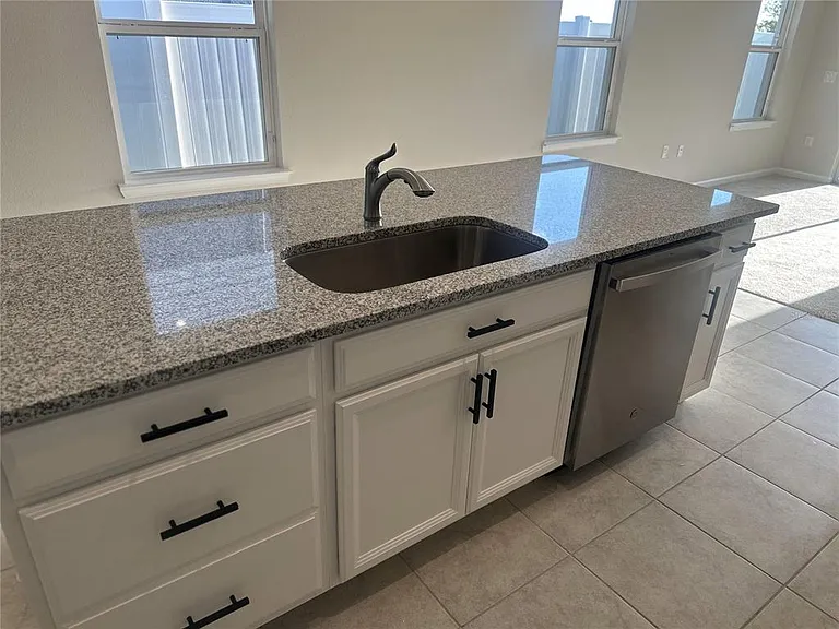 1588 Eucalyptus Way — Photo 5