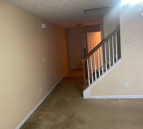 4th image of 2083 Manhattan Pkwy