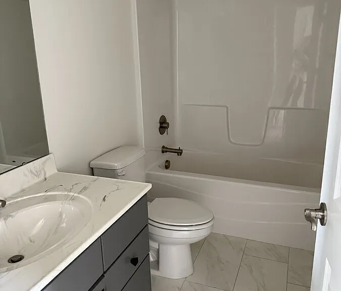 515 John Adams Dr — Photo 16