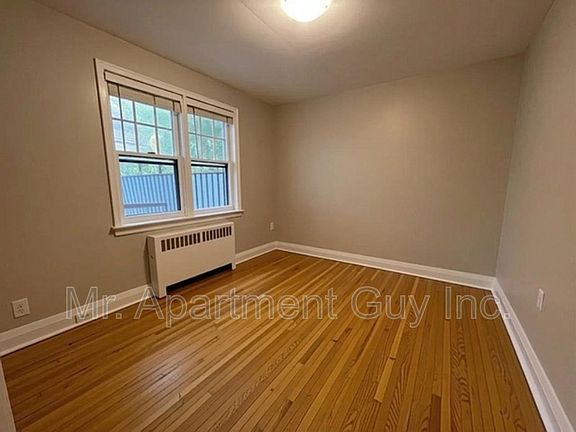 5th image of 16 Kingsway Dr #1