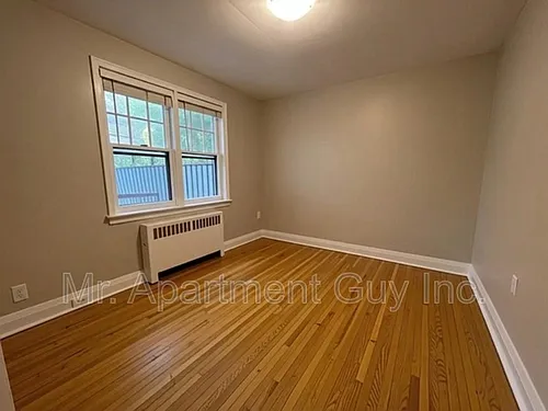 16 Kingsway Dr #1 Photo 1