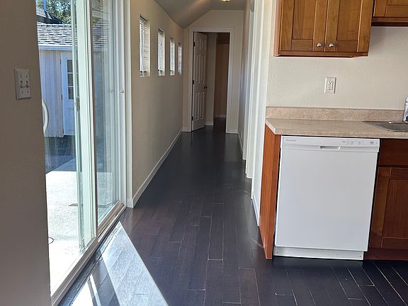 4th image of 506 1/2 Bayswater Ave