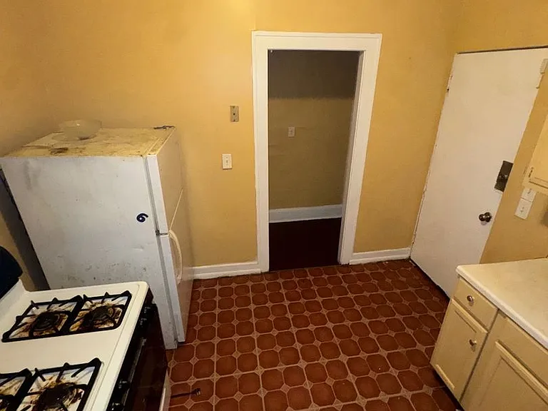 1633 Eddington Rd — Photo 12