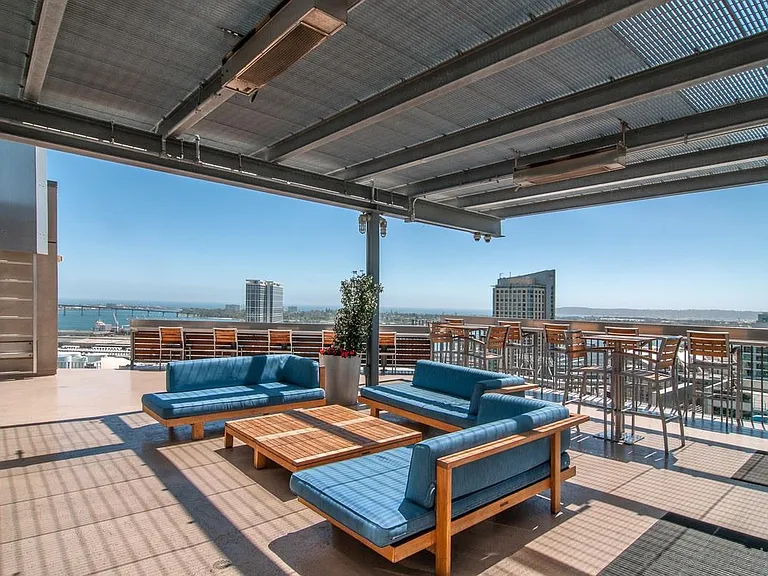 Rooftop Lounge