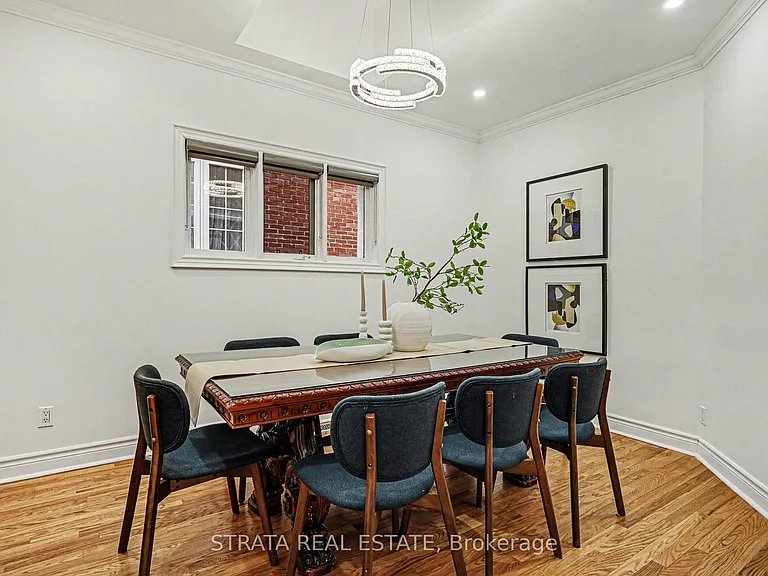 423 Manor Rd E — Photo 11