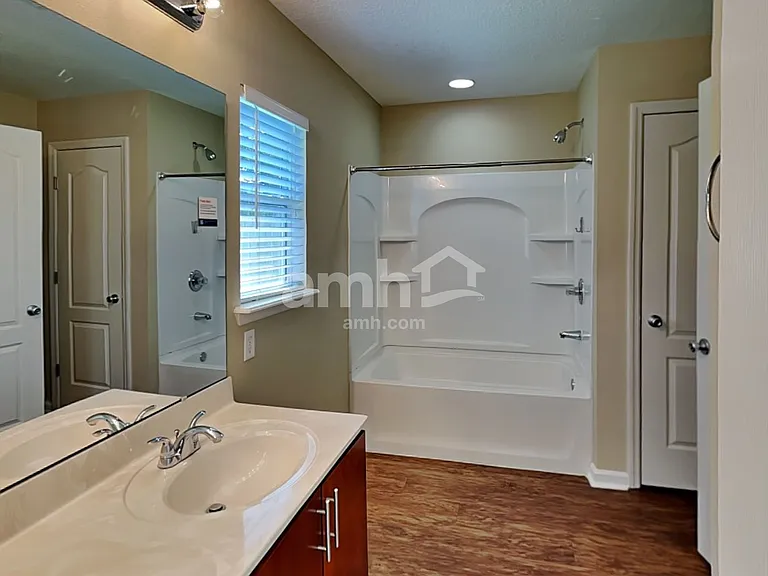 12607 Wooded Bluff Ct — Photo 13