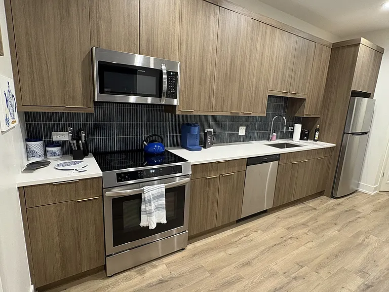 6317 S Rhodes Ave — Photo 4