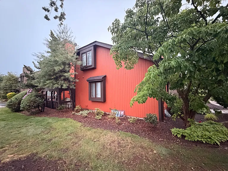 100 Riverbend Dr #100 — Photo 4