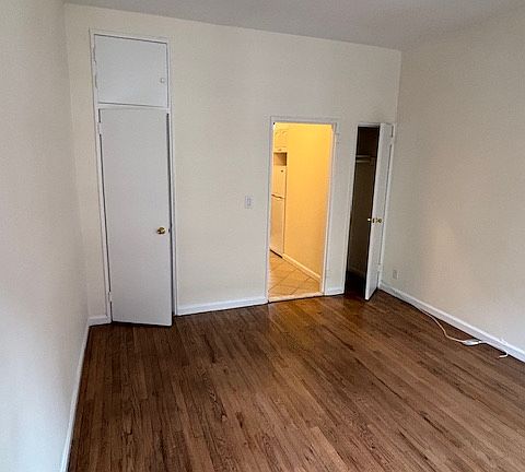 3rd image of 414 E 77th St APT 2D