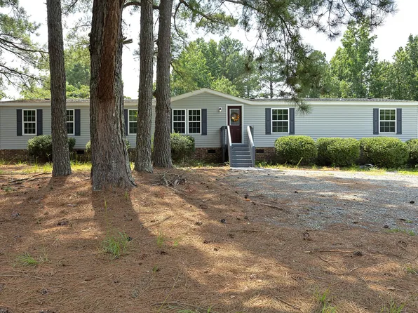 8204 Fieldcrest Ln, Fuquay Varina, NC 27526