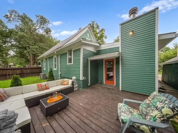 906 S Independence St, Harrisonville, MO 64701