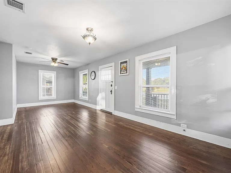 3003 School St — Photo 3