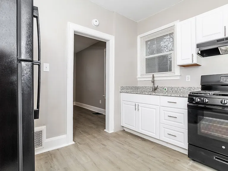500000_021_kitchen_13440971.jpg