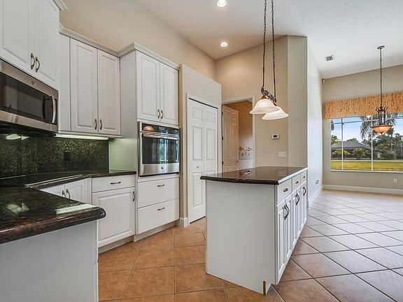 5th image of 6109 Sanctuary Garden Blvd