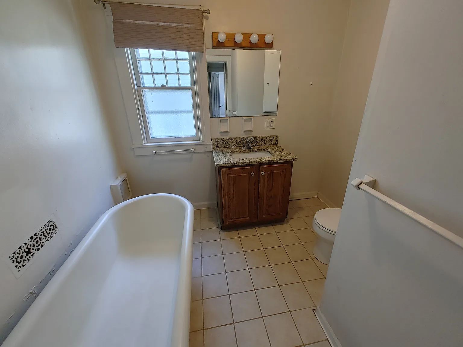 2 bed, $1,650 — Photo 3